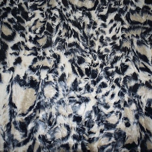 2 3/4 YD PC-Ivory/Deep Gray Cheetah Pressed Faux Fur Knit Fabric - Image 2