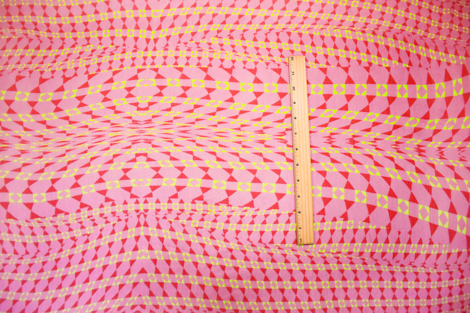 Pink-Green Poly Abstract Printed Crinkle Yoryu Chiffon Woven Fabric - Image 4