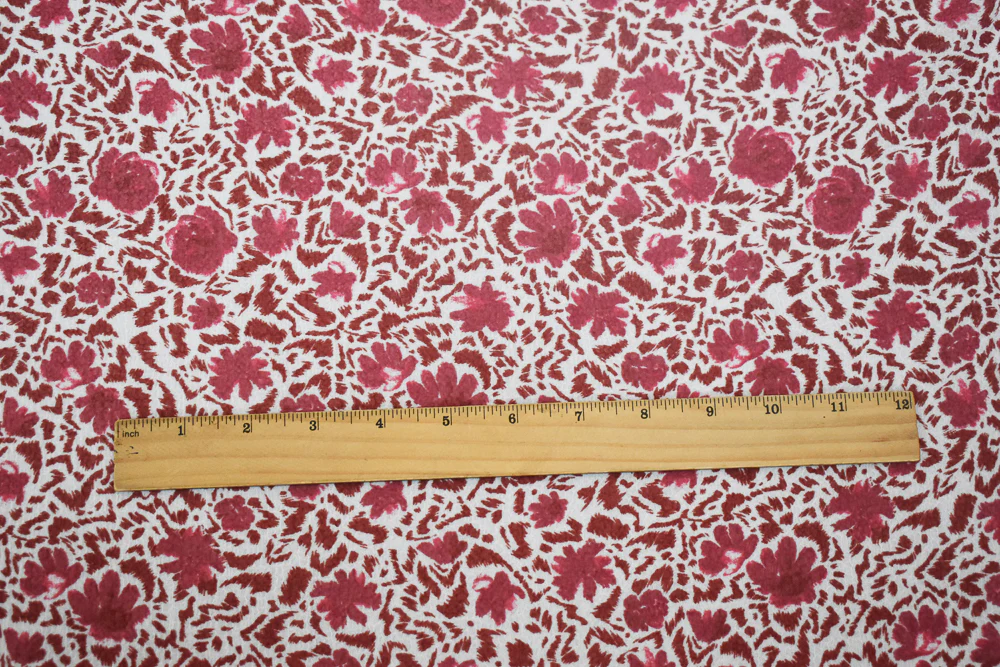 White-Red Abstract Floral Printed Poly Crinkled Chiffon Woven Fabric - Image 4